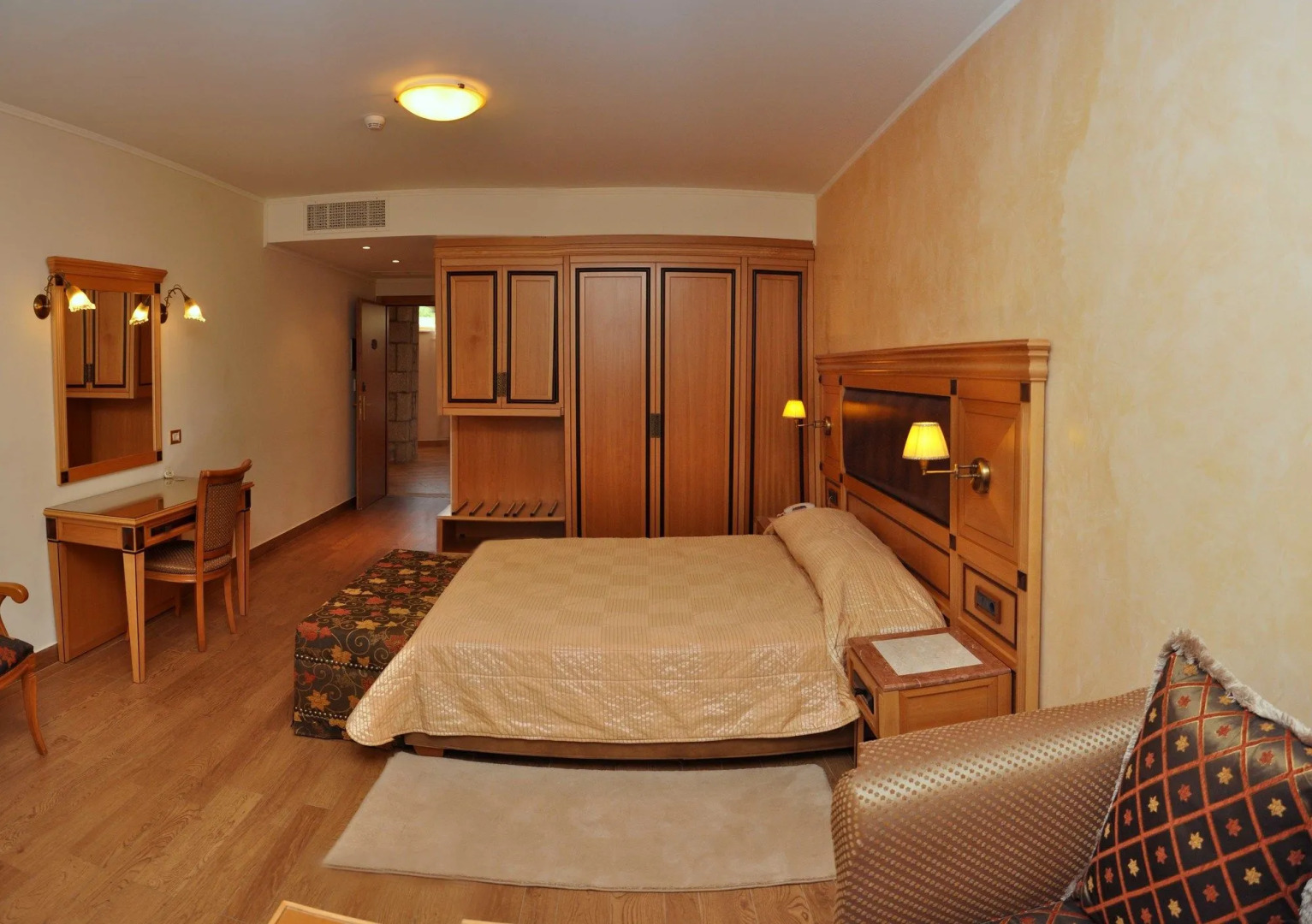 Seafos Luxury Resort & Spa