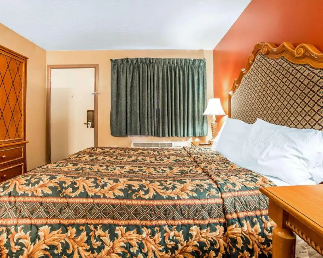 Rodeway Inn & Suites