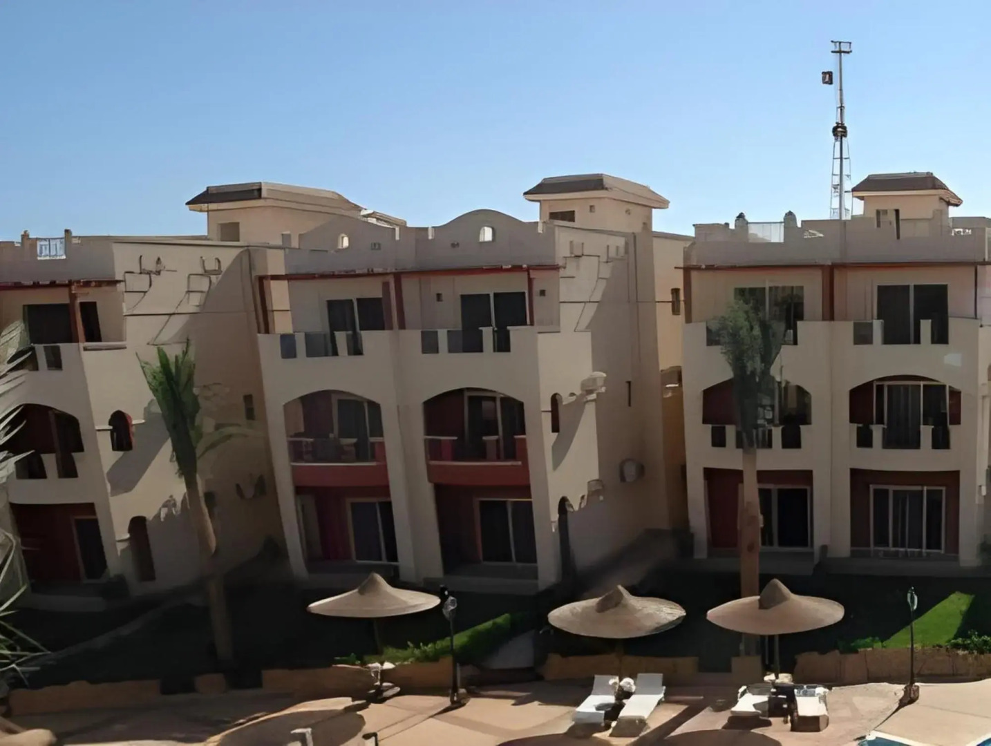 La Sirena Hotel Beach Resort