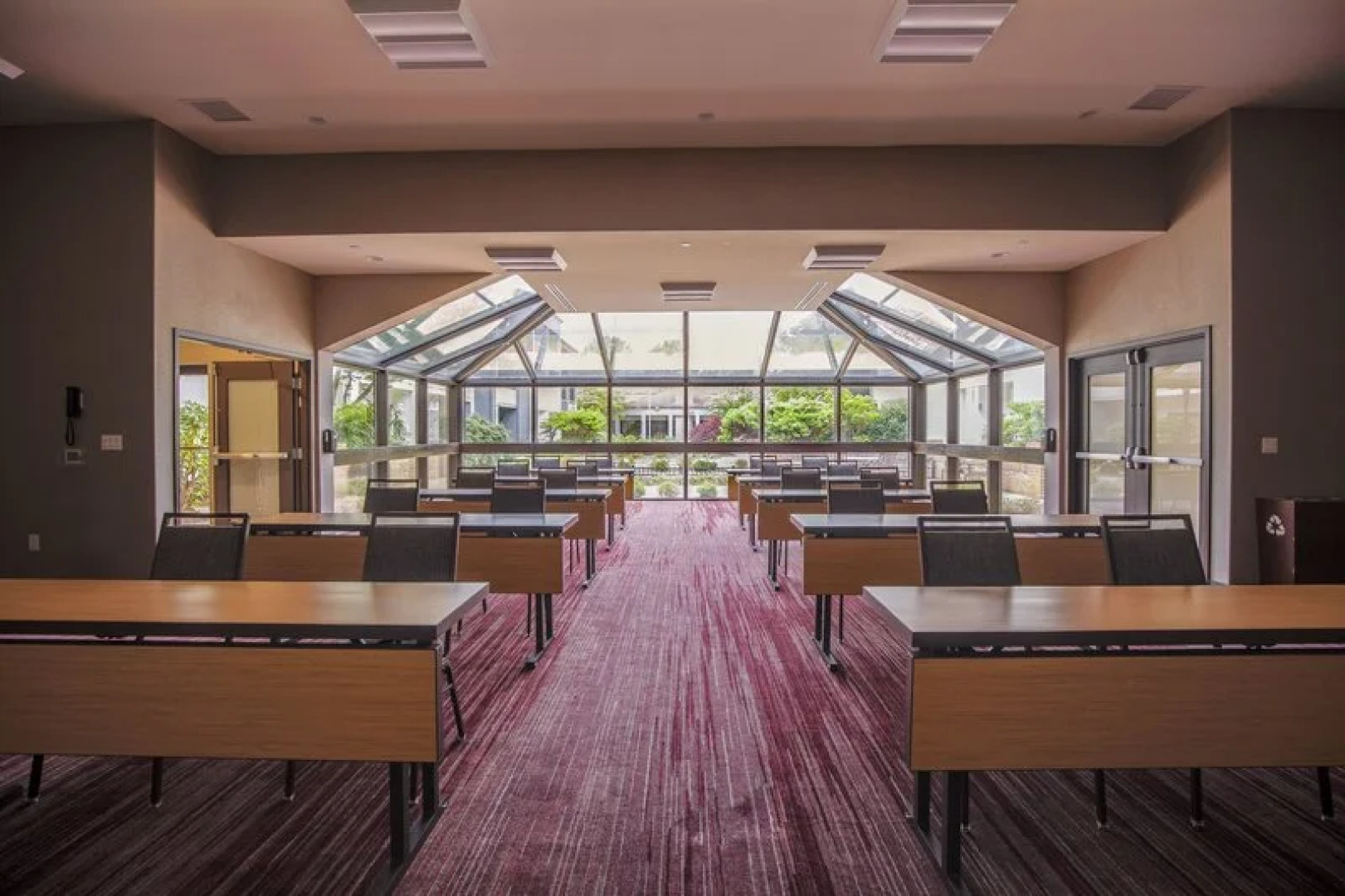 Courtyard Lincroft Red Bank