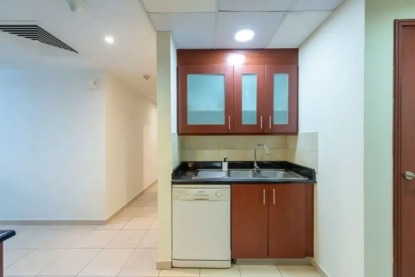 Marco Polo - Elegant & Cozy Apt Close to the Beach & JBR Walk