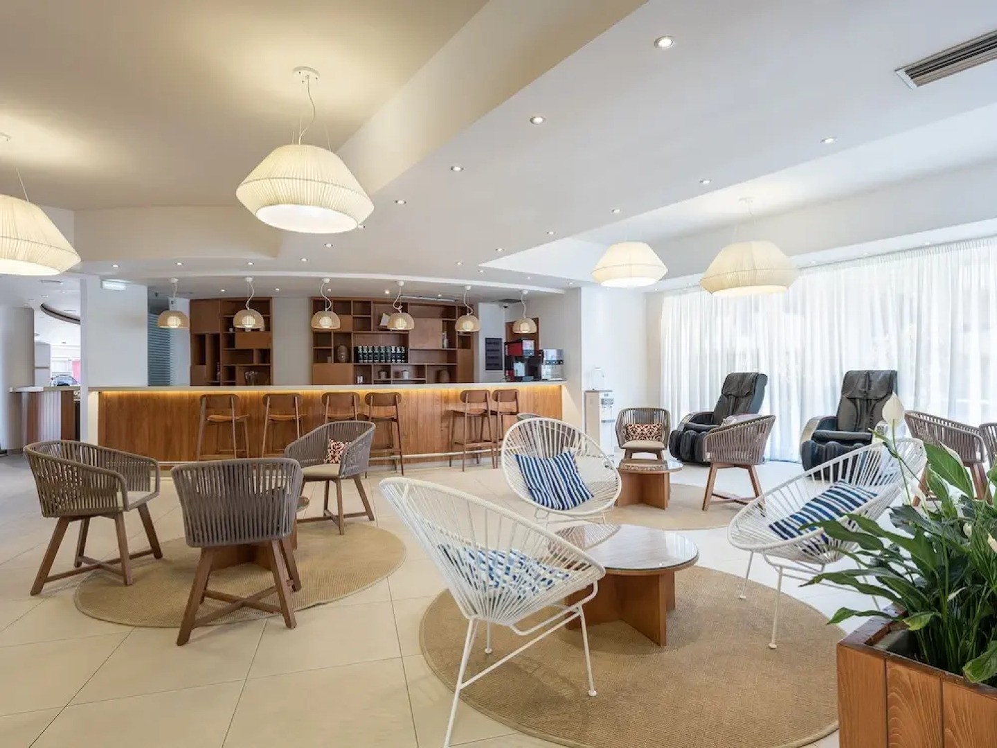 Отель Caldera Beach