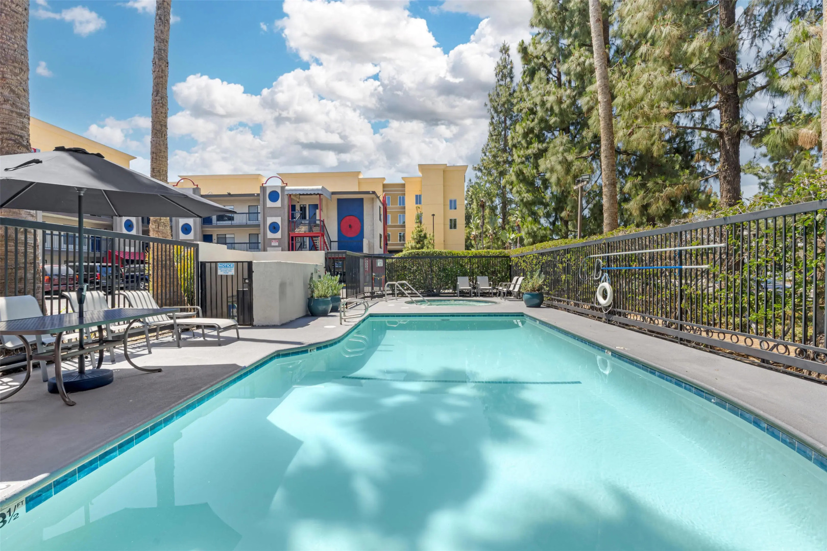 Best Western Courtesy Inn Hotel - Anaheim Resort at the Park