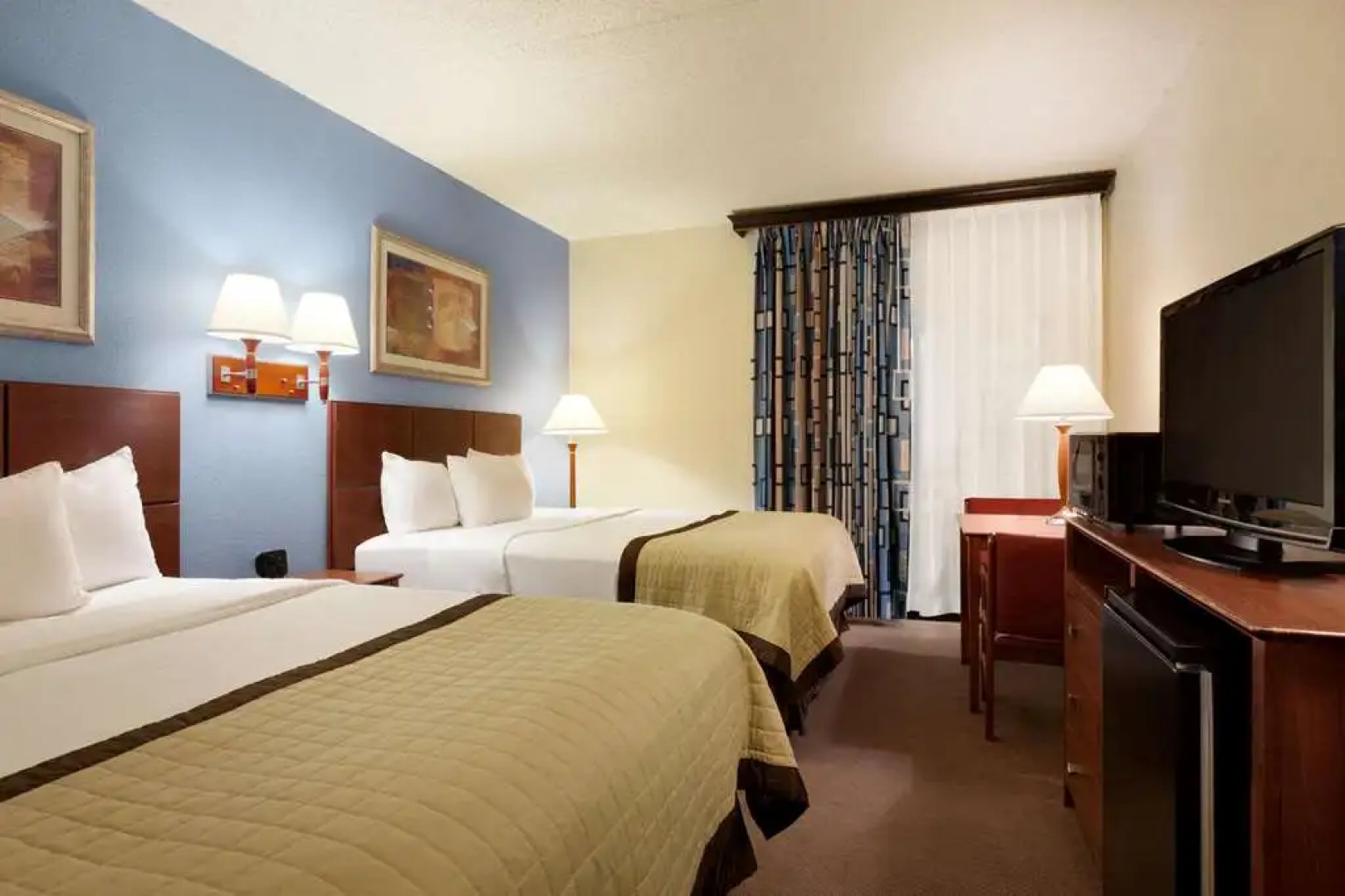 Baymont Inn & Suites Fargo
