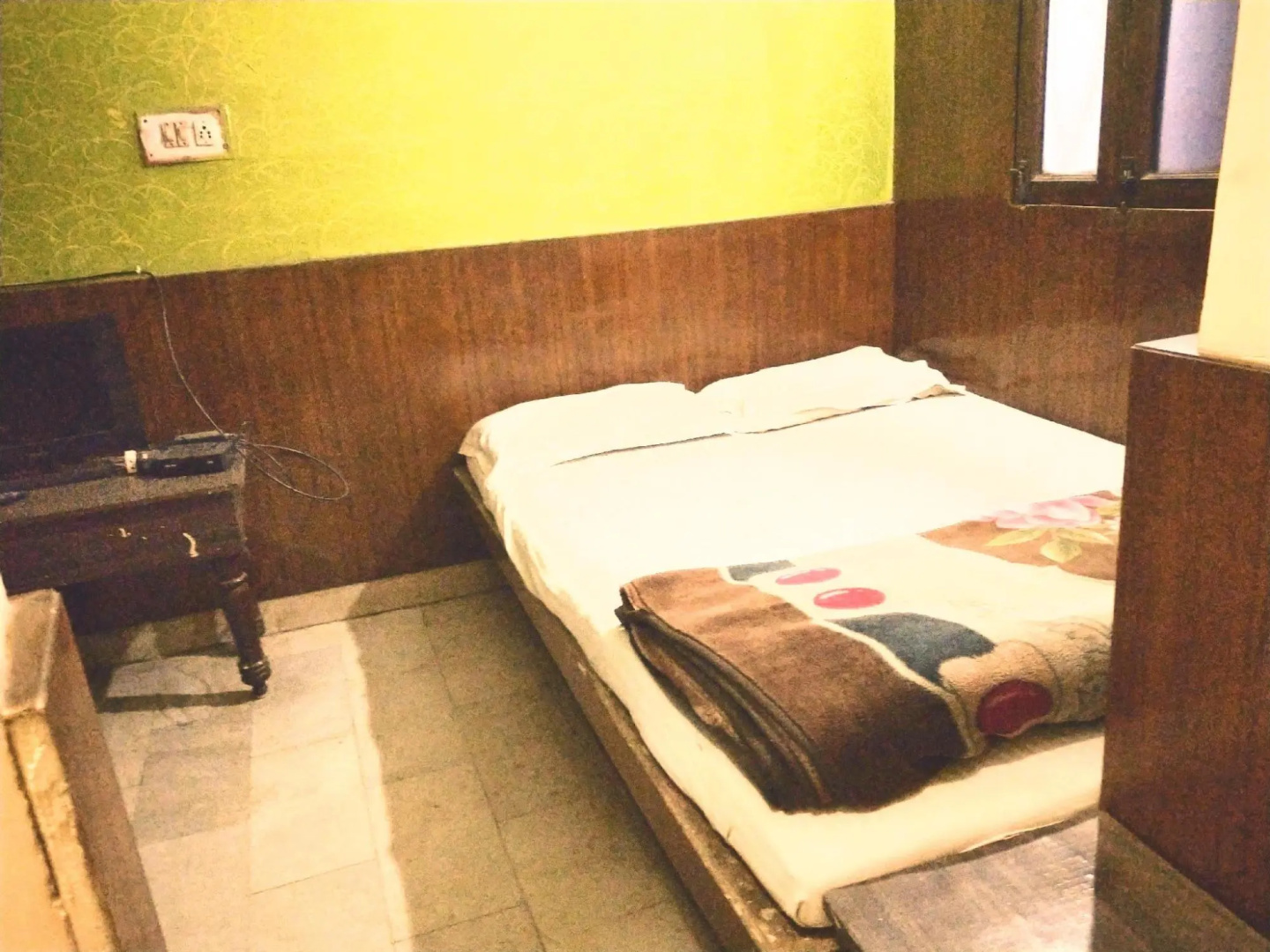 Mahesh Hotel