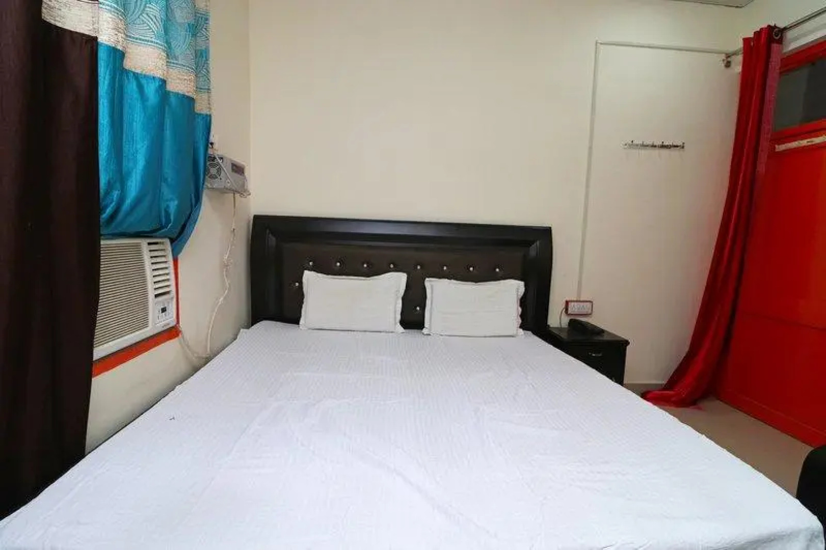 SPOT ON 37270 Apna Niwas