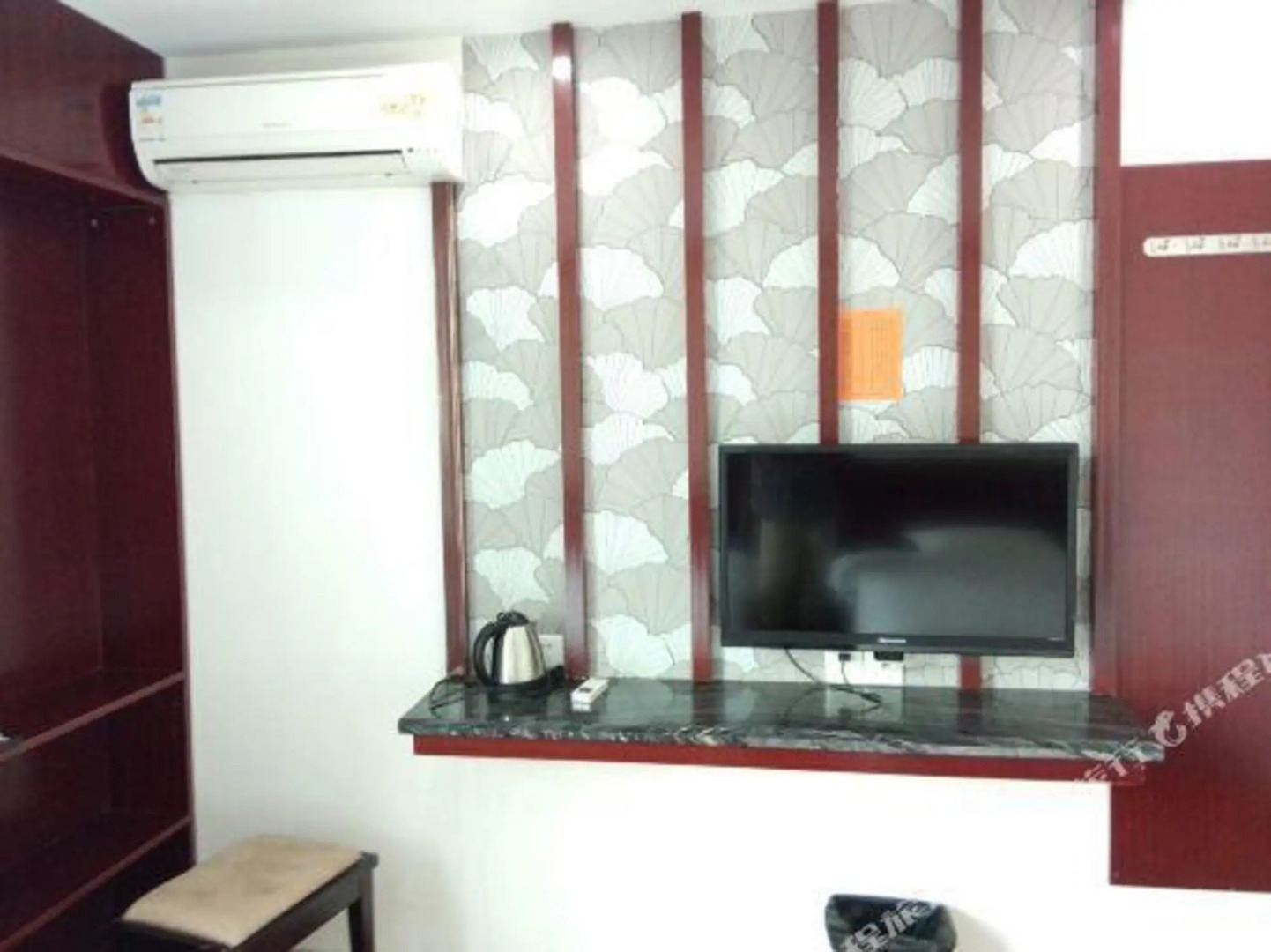 Home Inn Huaxuan Collection Hotel (Guangzhou Railway Station Clocks and Watches City)