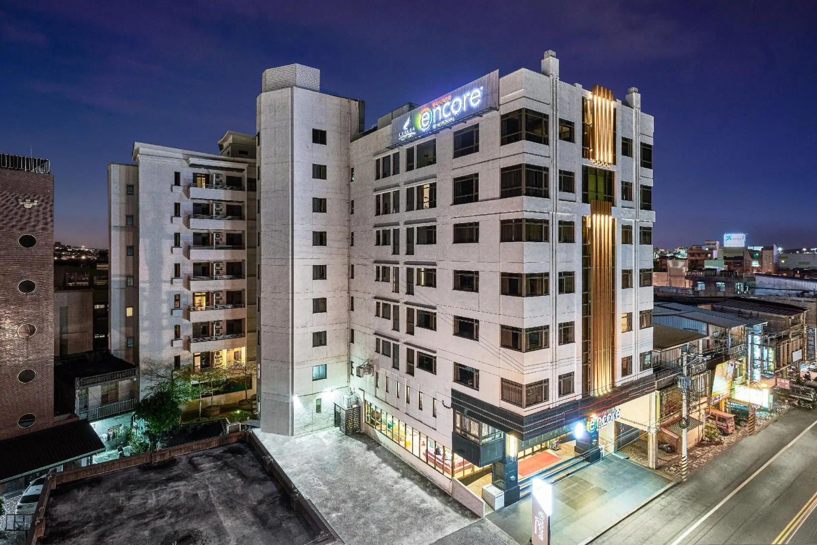 CHECK inn SELECT Hualien LinSen