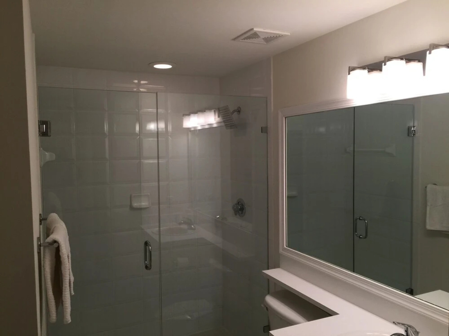 Luxury Suite in Coral Gables by LYX Miami Suites