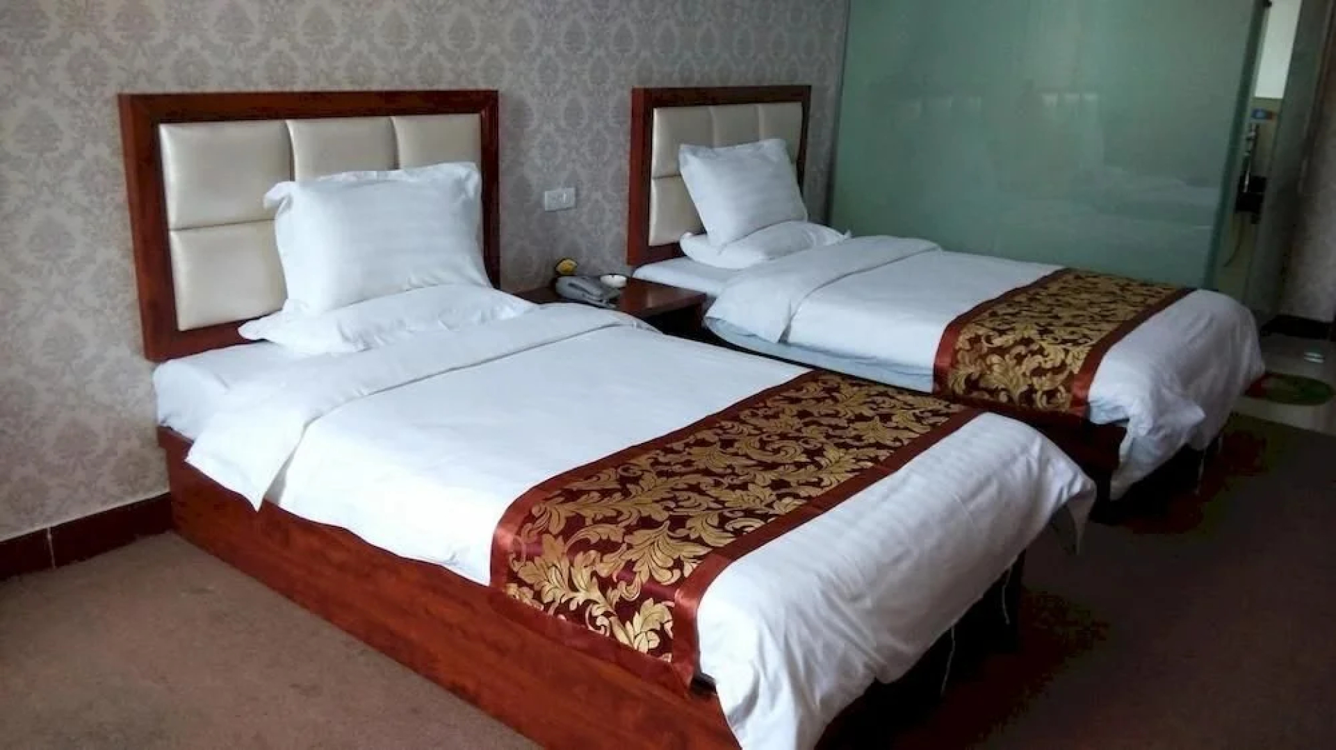 Yanshi 7 Star Express Hotel