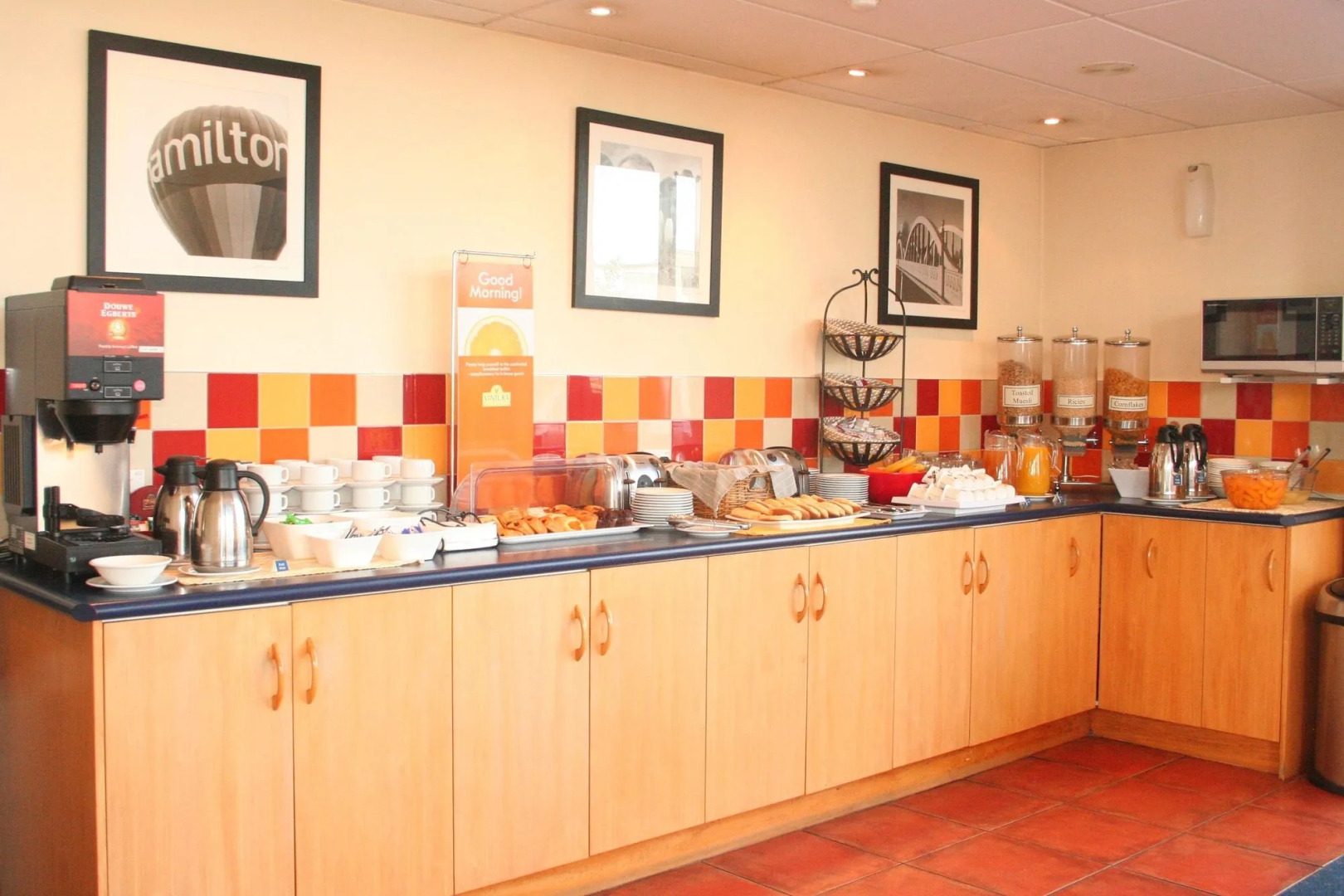 Ventura Inn & Suites Hamilton