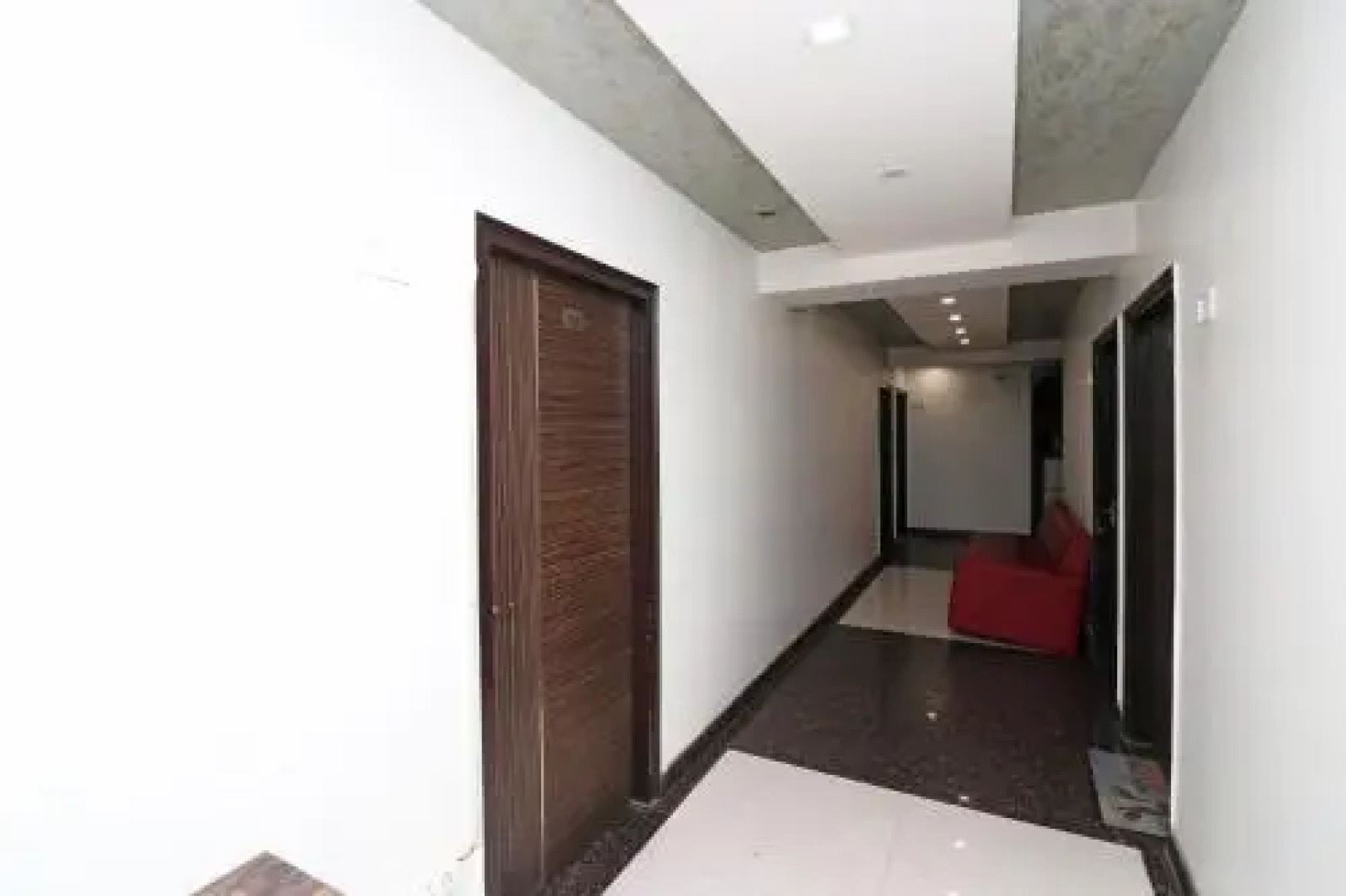 OYO Premium Swaroop Nagar