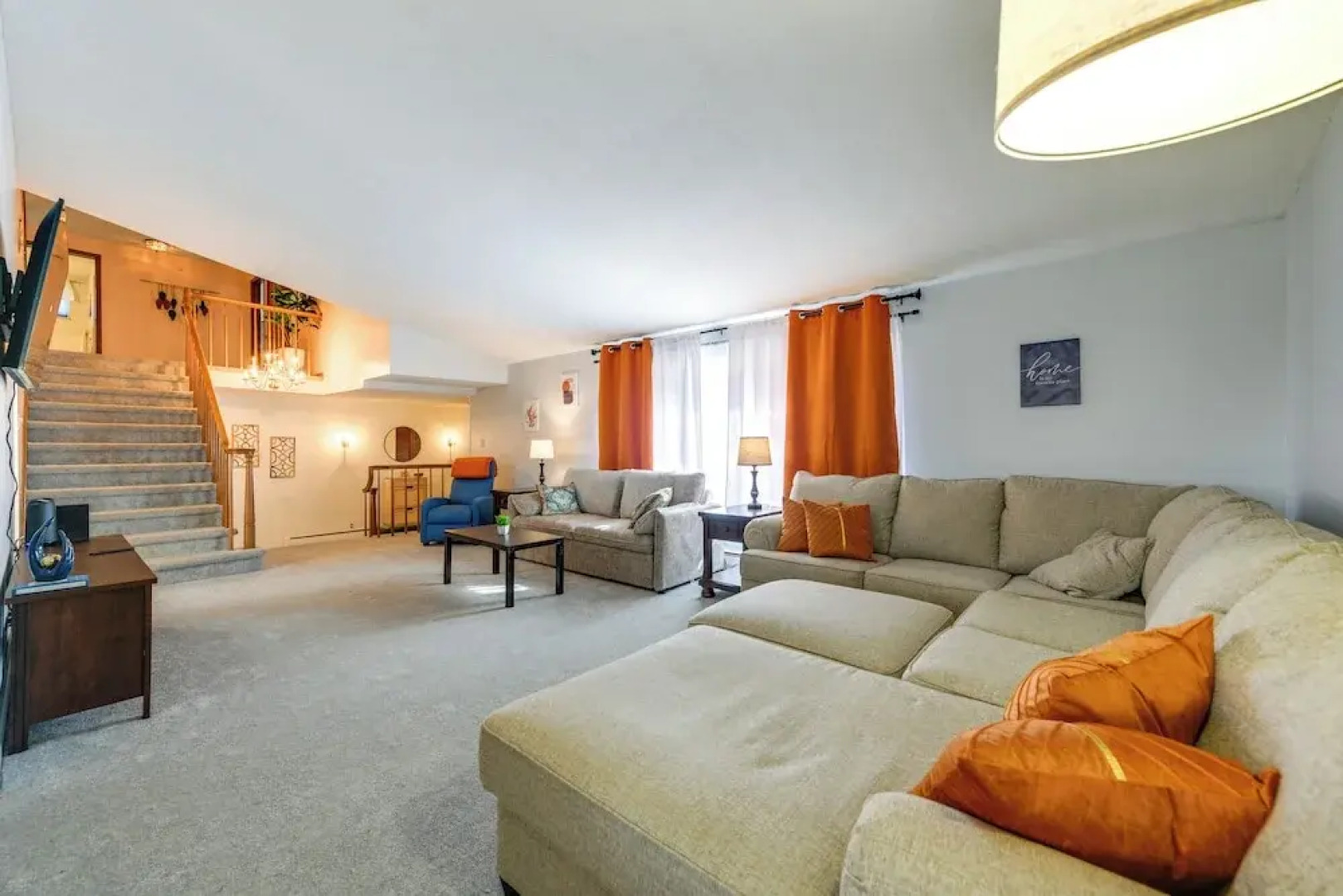 Deck & Seasonal Pool: Spacious Home Near Buffalo!