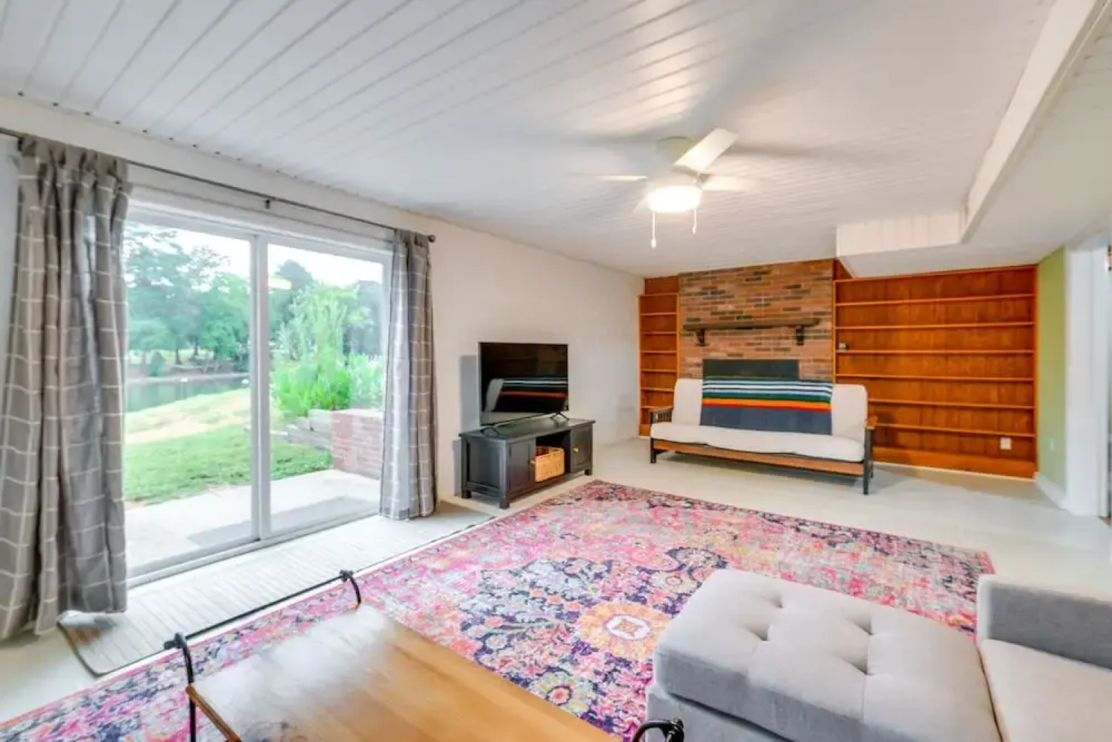 Riverfront Virginia Home - Dock, Fire Pit & Kayaks