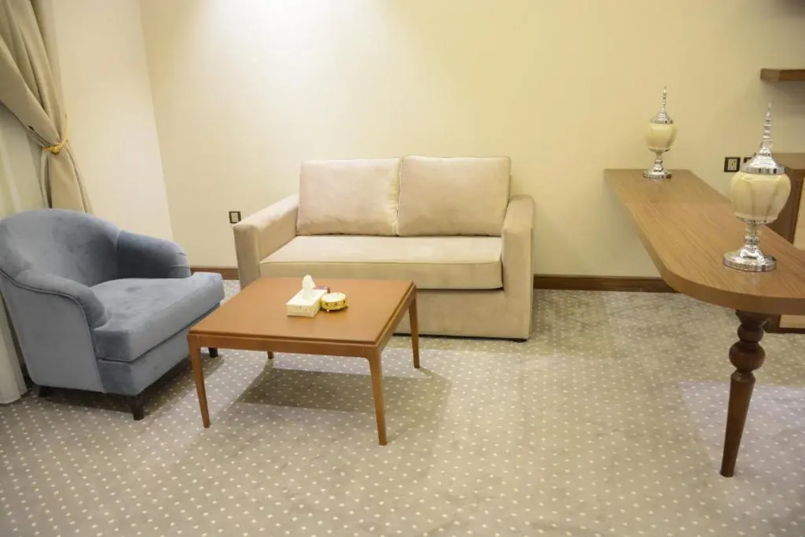 E1 Hotel