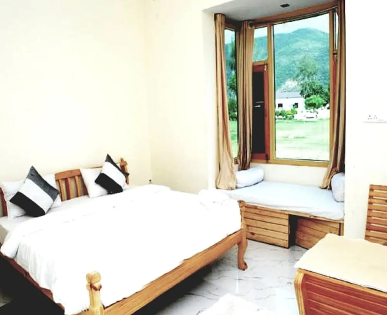 The Country Side Resort