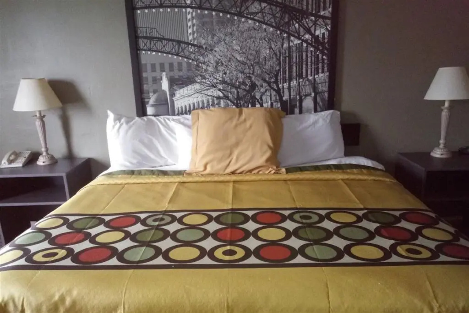 Howard Johnson Inn Cleveland Airport