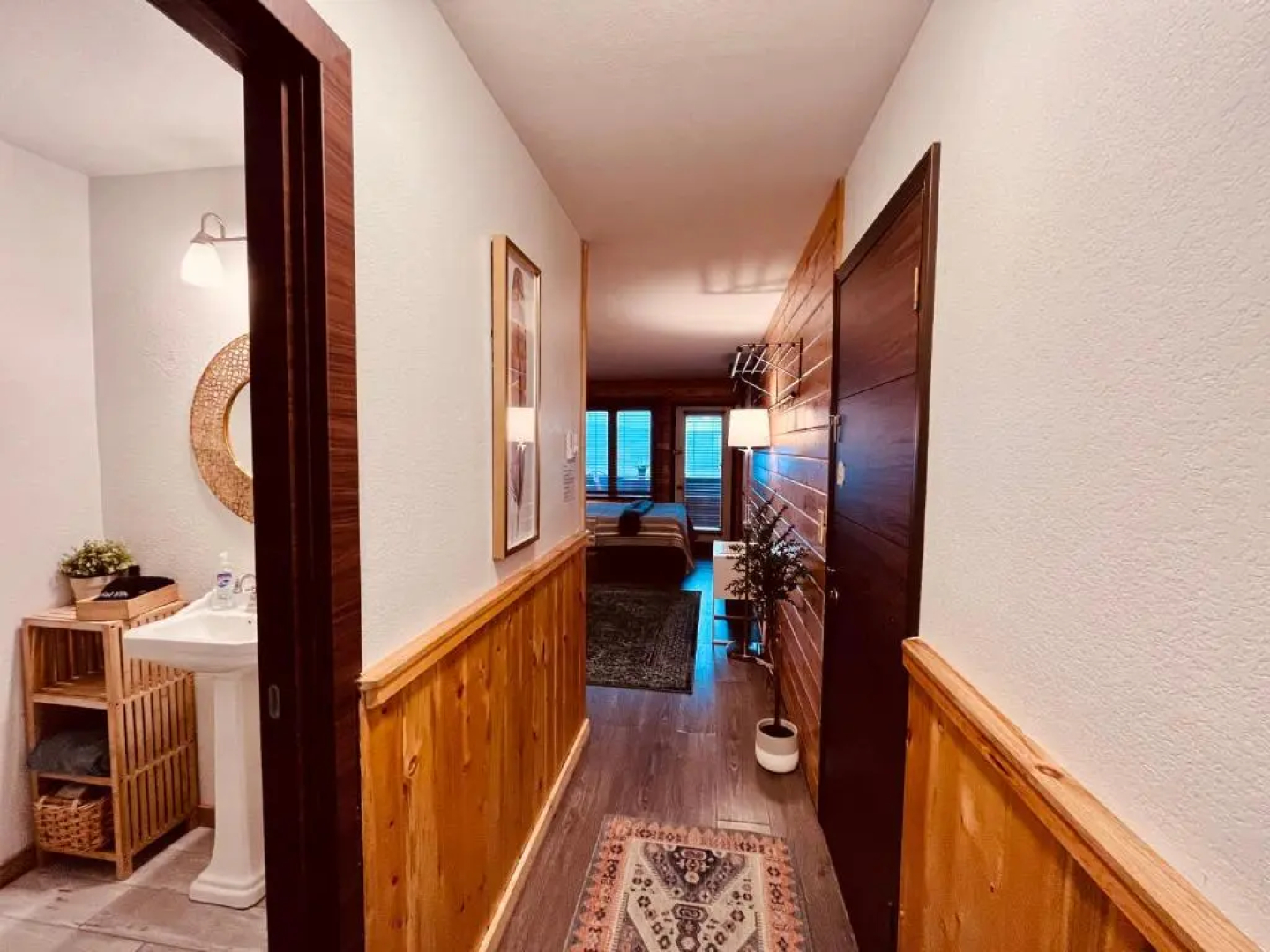 DOCO Rocky Mountain Vacation Rental-Queen Suite with Resort Amenities