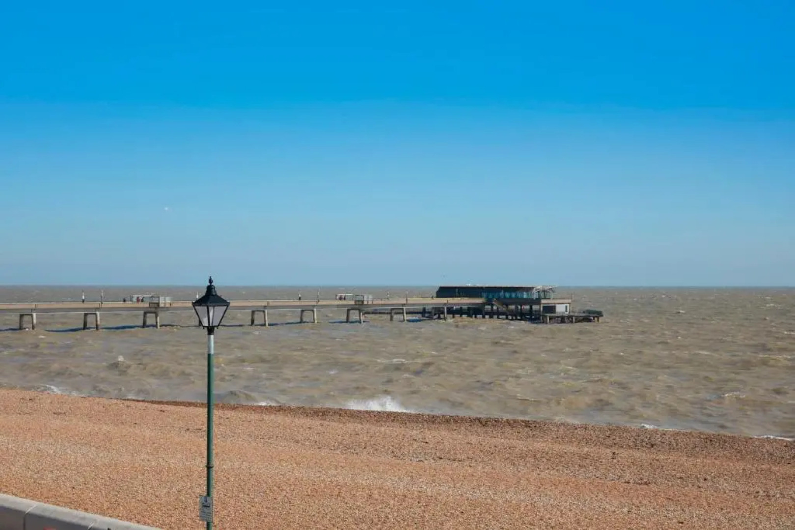 Spacious beach front apartment with stunning sea views