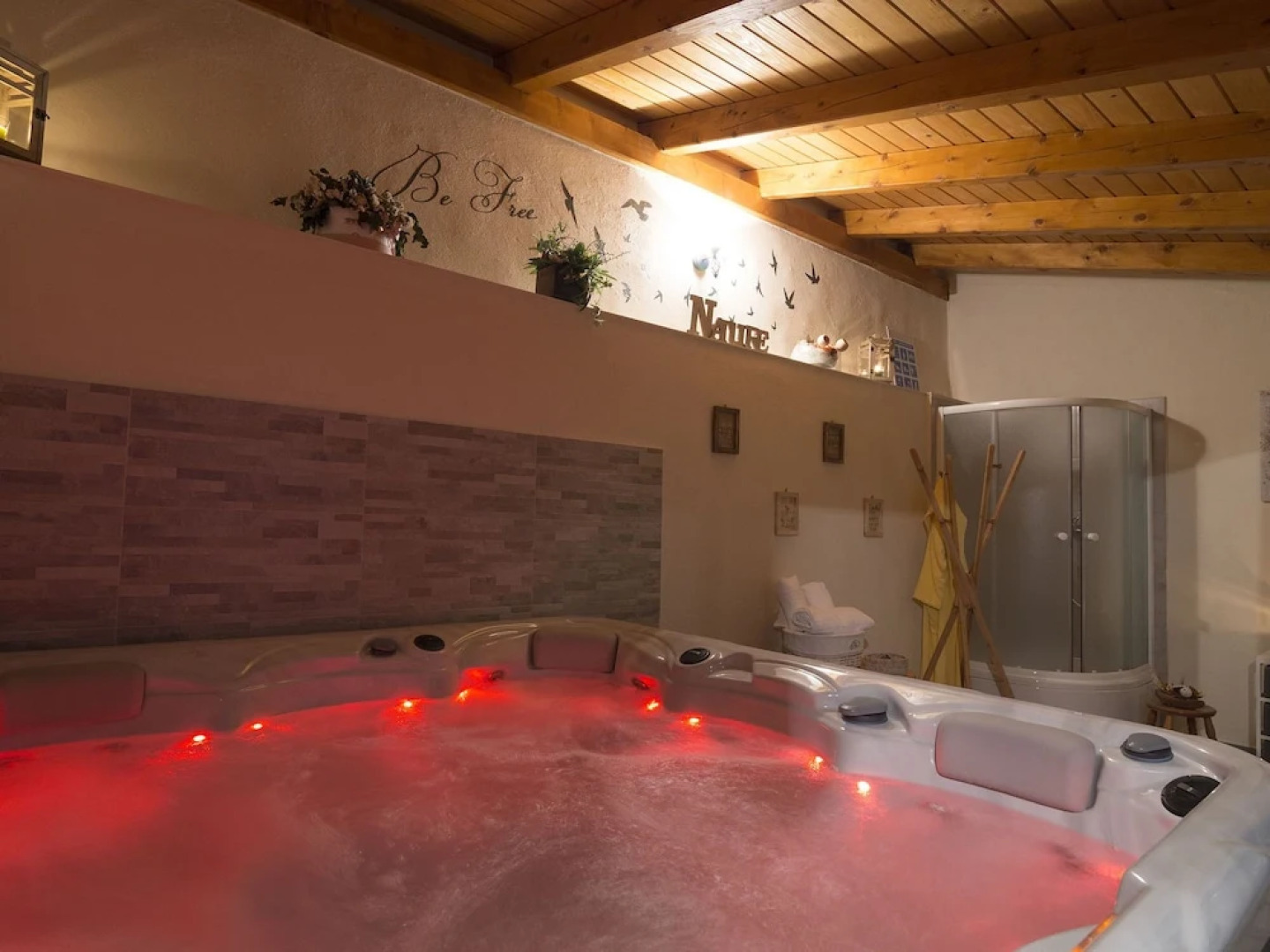 Fantastic two Storey Holiday Home With Beautiful Garden, Amazing Panoramic View