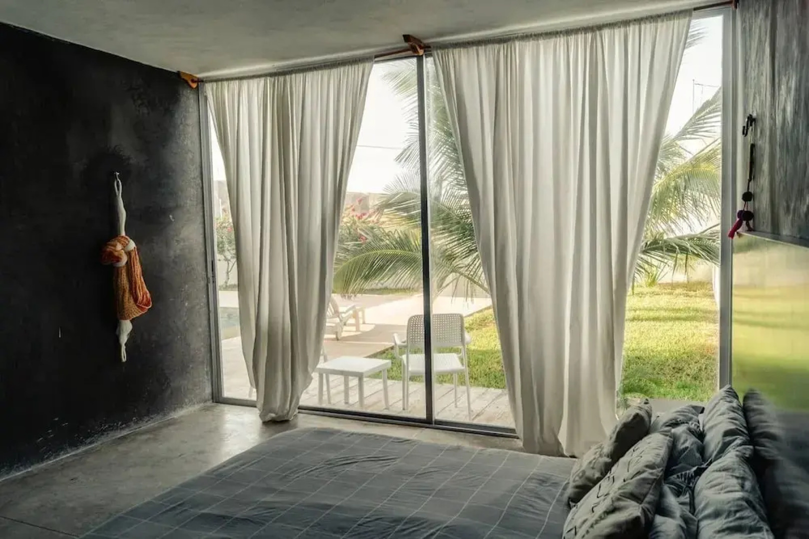 Breathtaking Beach Villa, Feel the Inviting Vibe!