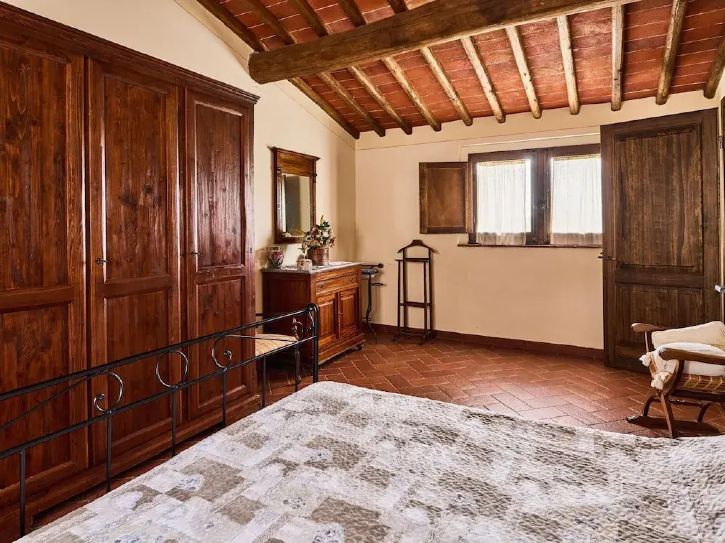 Farmhouse in Chianti With Pool and Garden