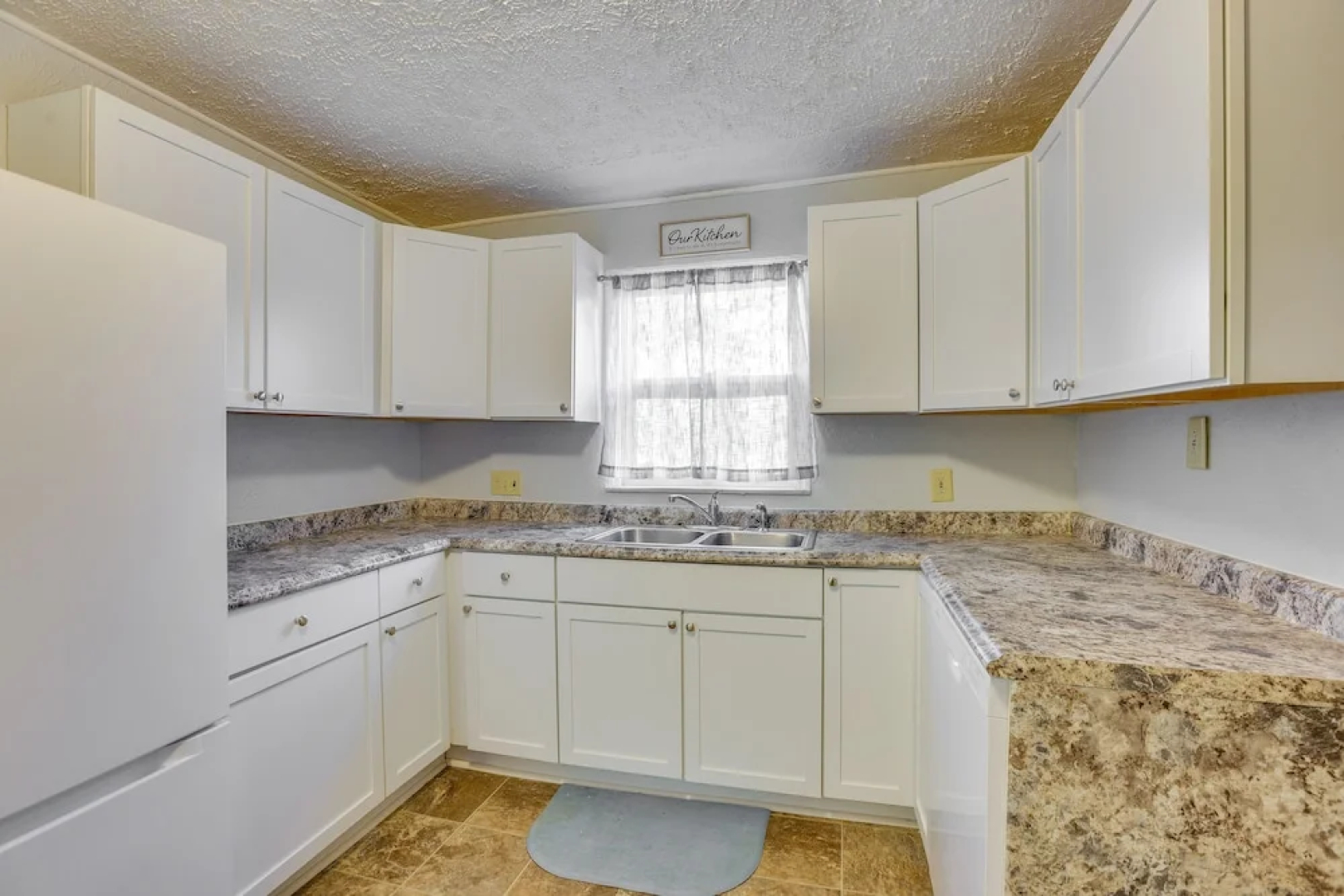 3 Mi to Golf - Beatrice Vacation Home!