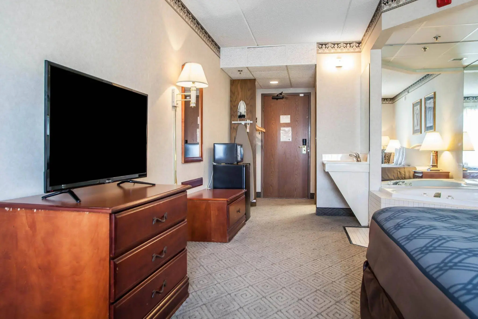 Rodeway Inn & Suites Milwaukee Airport
