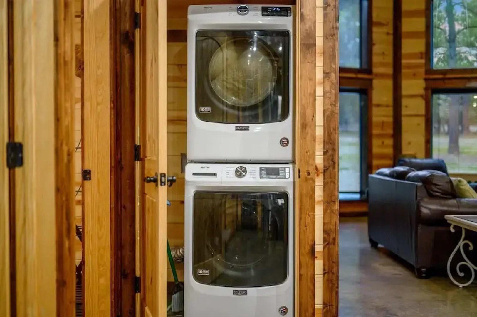 Sugar Daddy Cabin for 13!