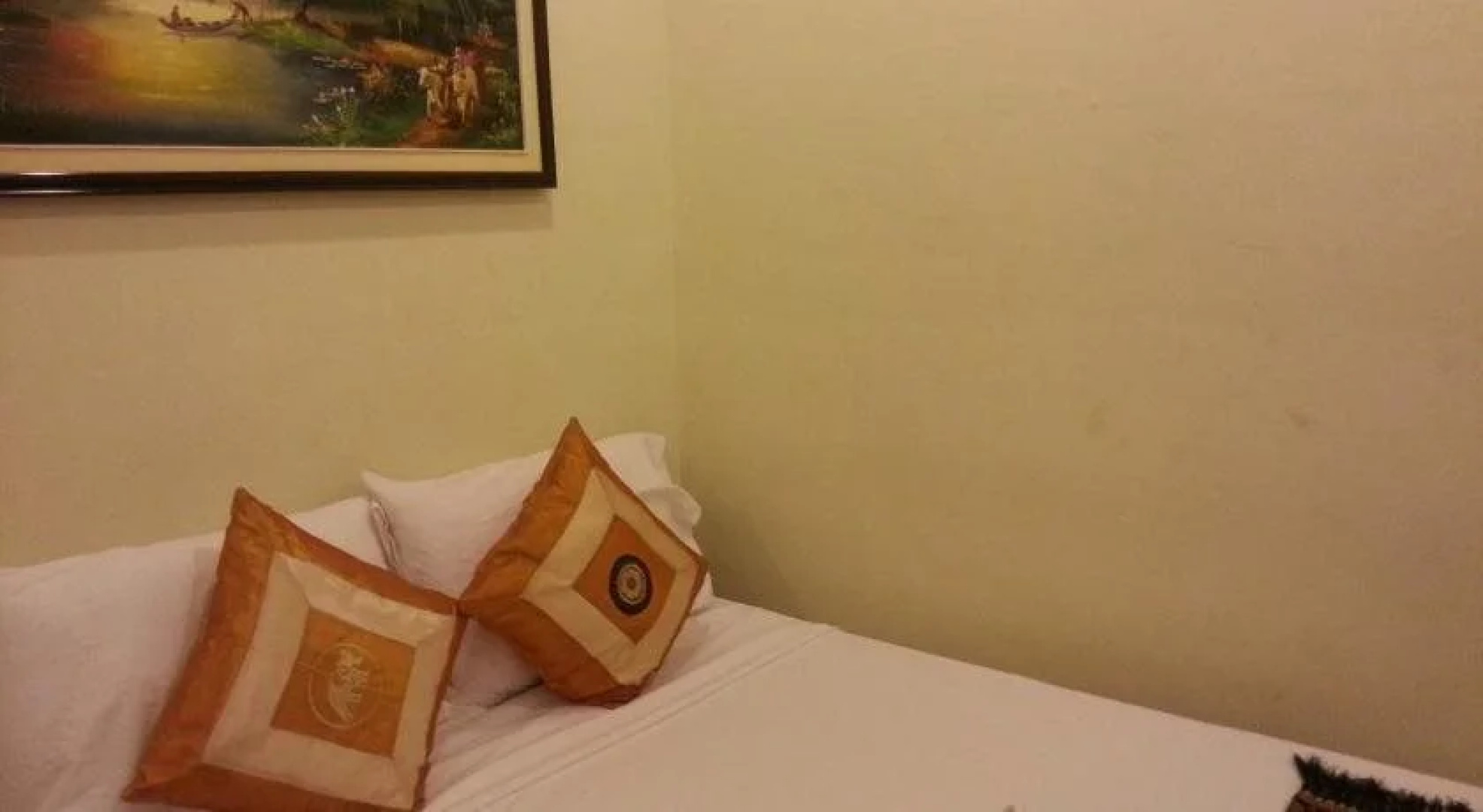 Moon River Guesthouse & Restaurant