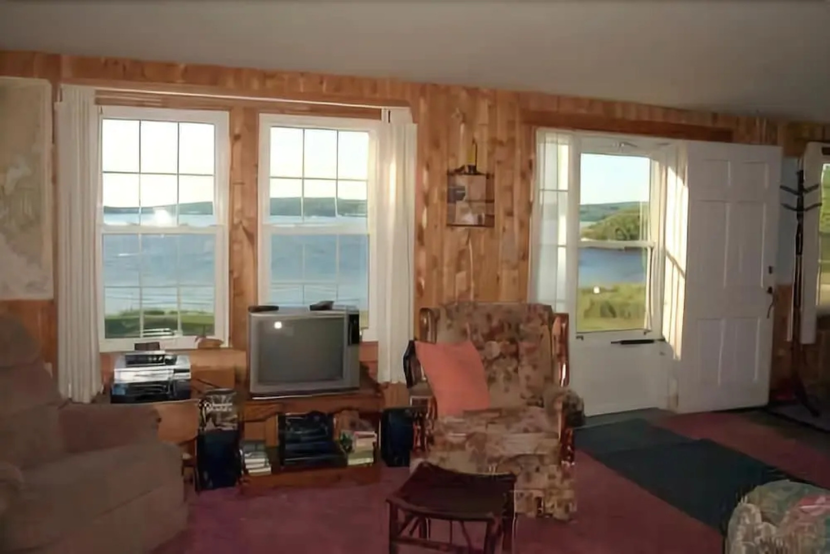 Point Field Cottage - One Bedroom Home