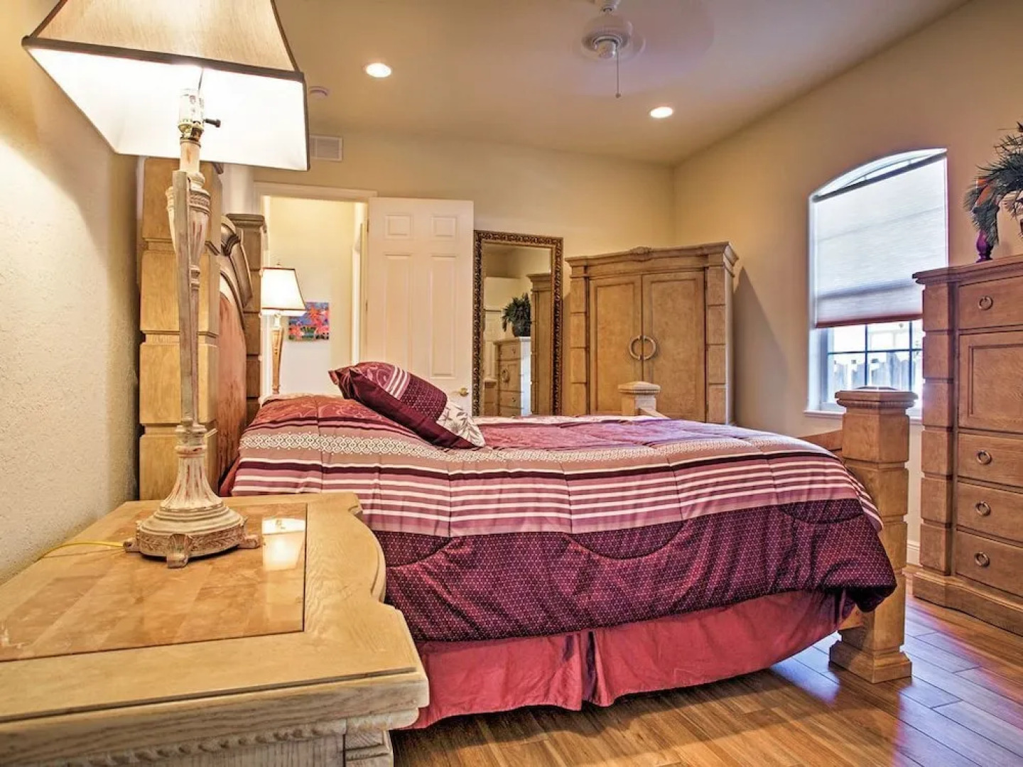 Naples vacation Rental, private pool, close to Vanderbilt Beach and De