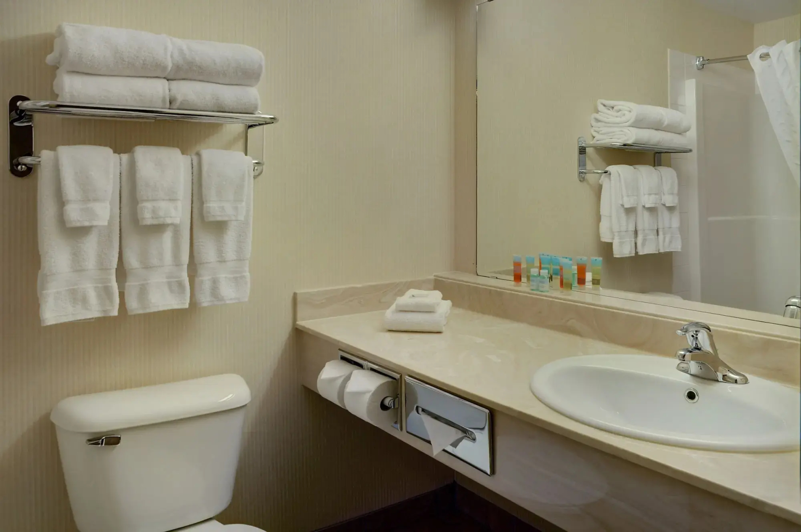 Pomeroy Inn And Suites Vermilion