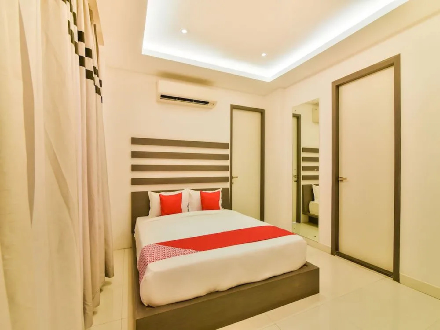 OYO 14676 Flagship Baga Alchemy Creek