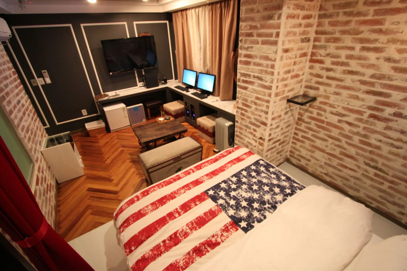 Hotel February Suseong