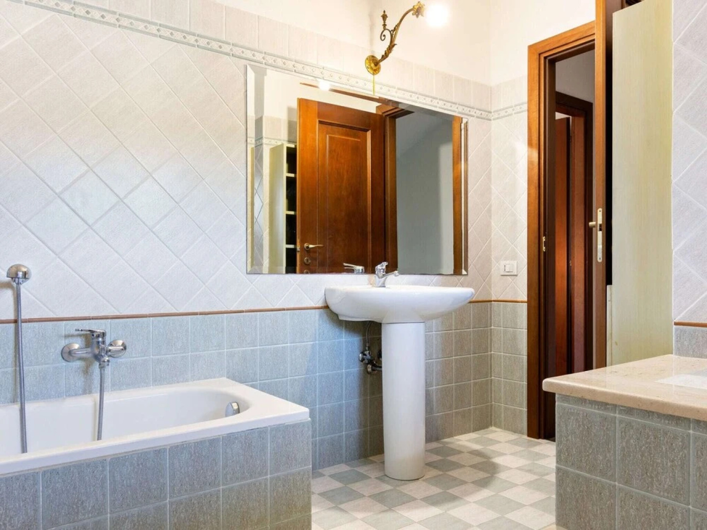 Vintage Holiday Home in Bolsena With Swimming Pool