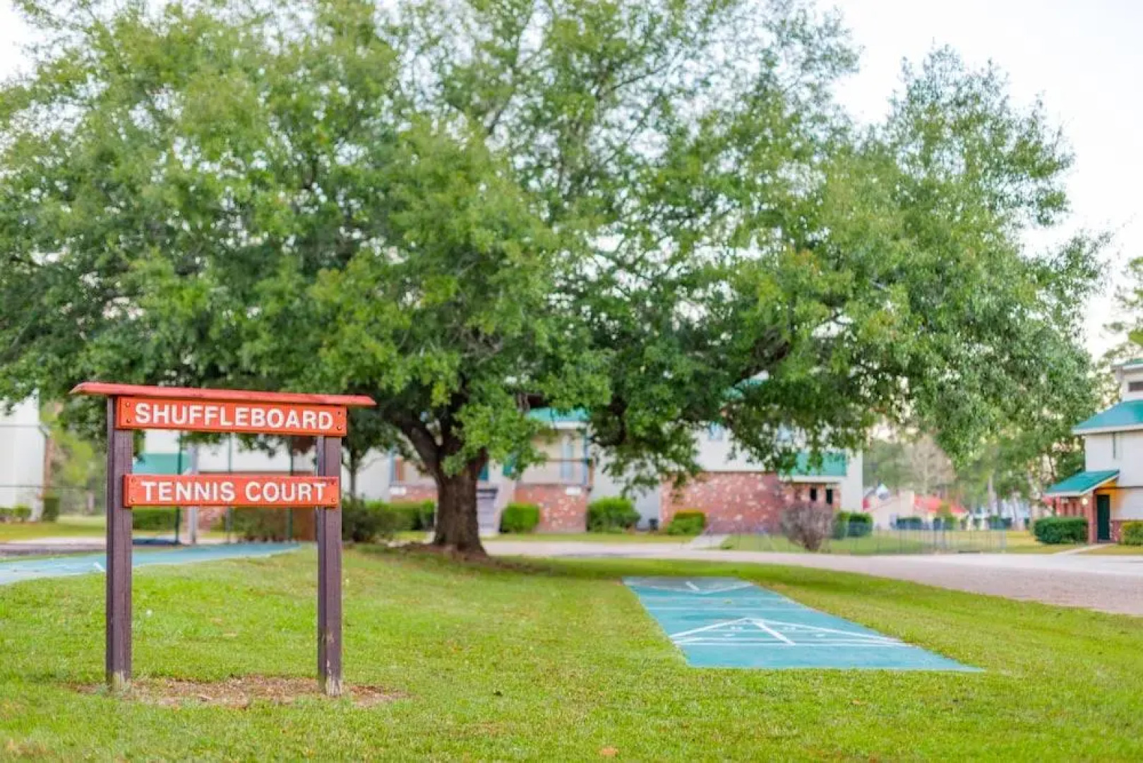 Crown Resorts at Hickory Hills