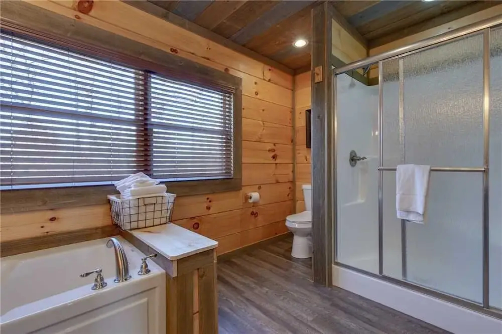 Great Smoky Lodge - Seven Bedroom Cabin