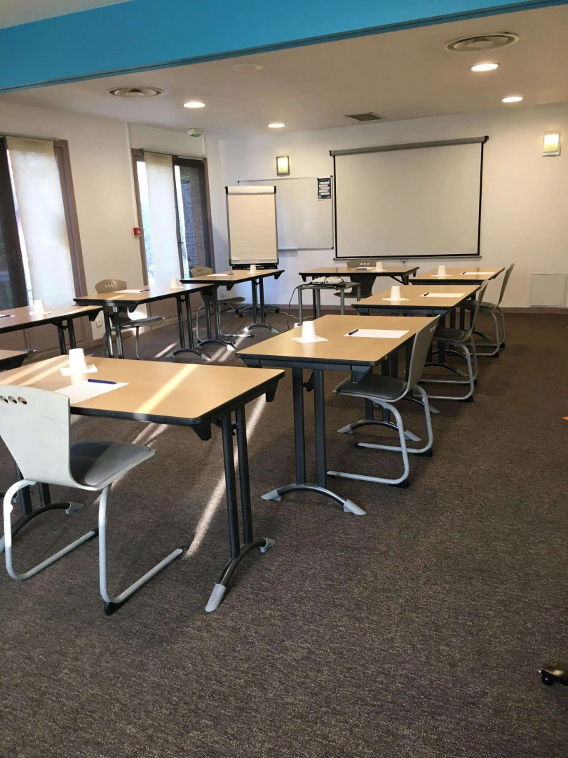 Kyriad Direct Marseille Est - La Valentine