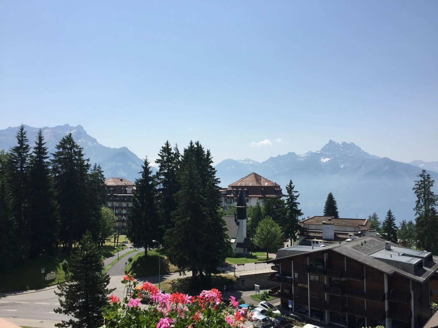 Victoria Hotel & Residence