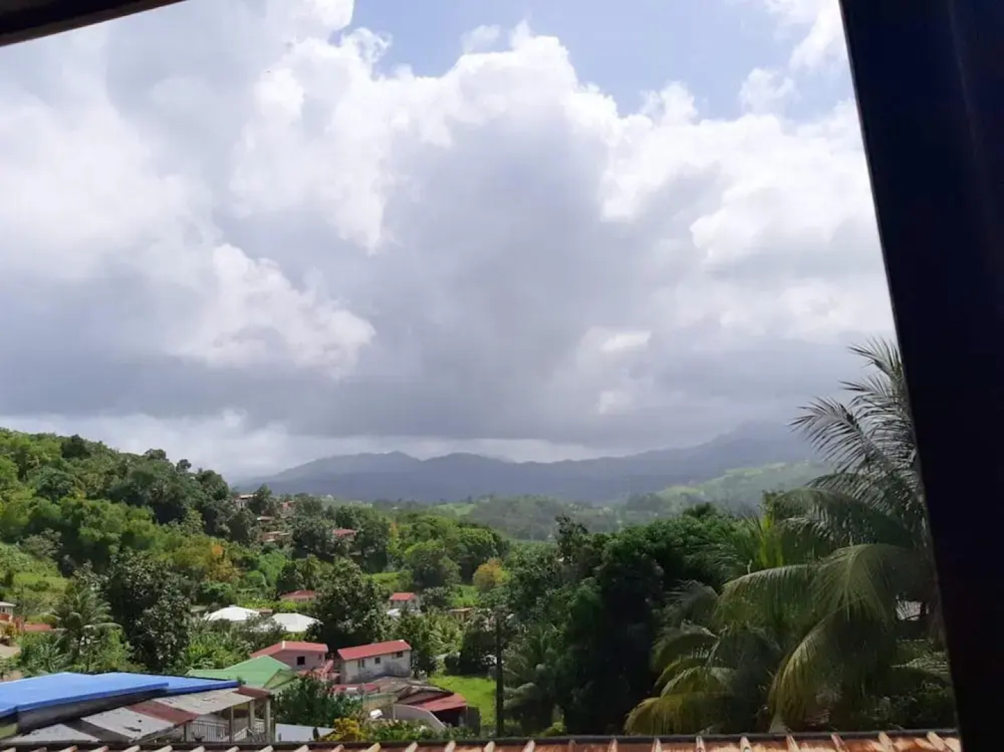 Apartment With 2 Bedrooms in Sainte marie, With Furnished Terrace and Wifi Near the Beach