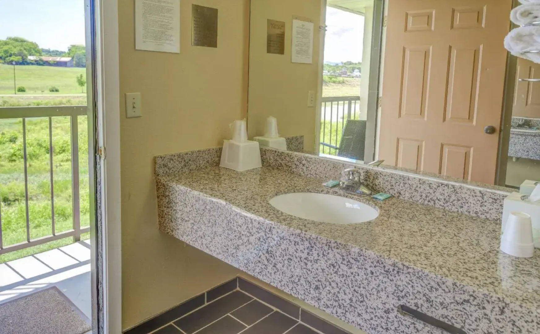 Econo Lodge Sevierville-Pigeon Forge on the River