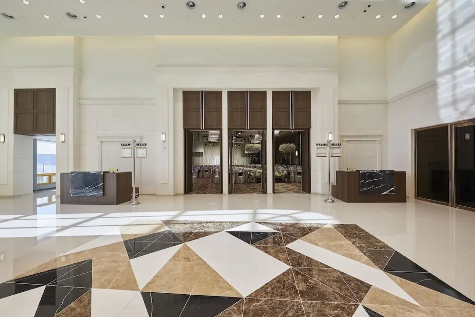 Baekhak Jayuro Resort