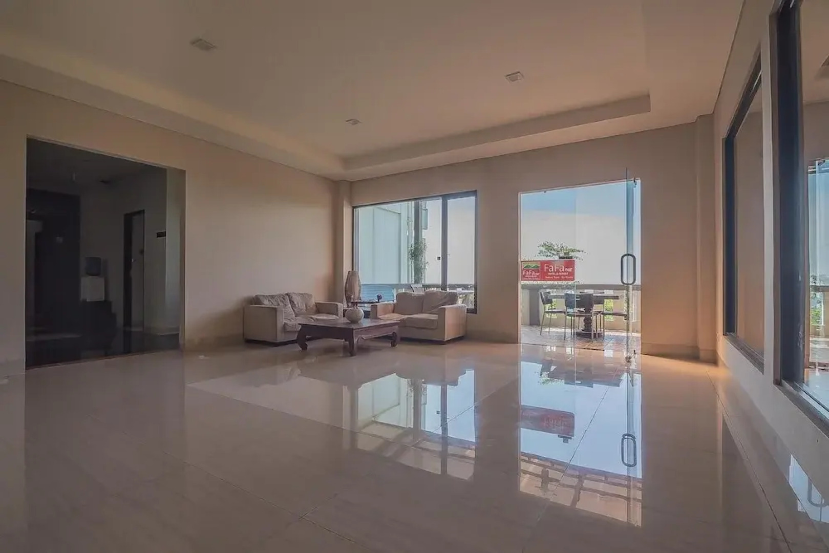 RedDoorz Premium @ Fafa Hills Resort Puncak