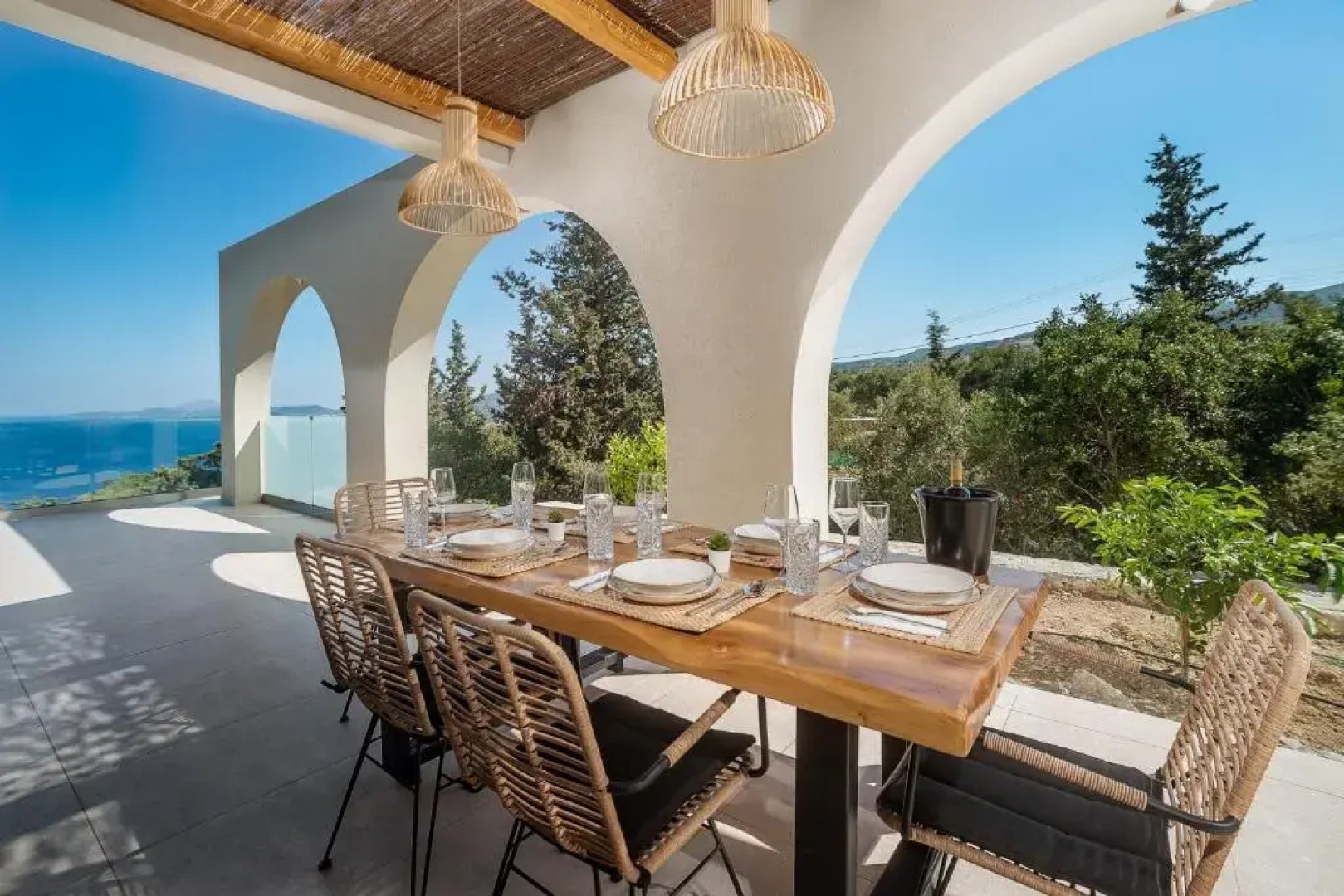 URANOS di GIOIA Villa with magnificent sea view and infinity pool 18x4m