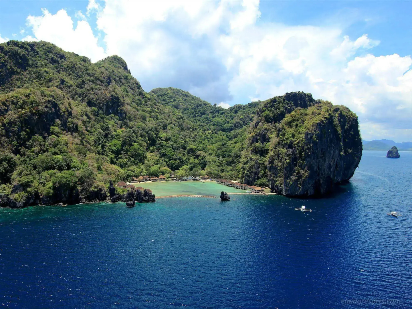 Lagen Island Resort