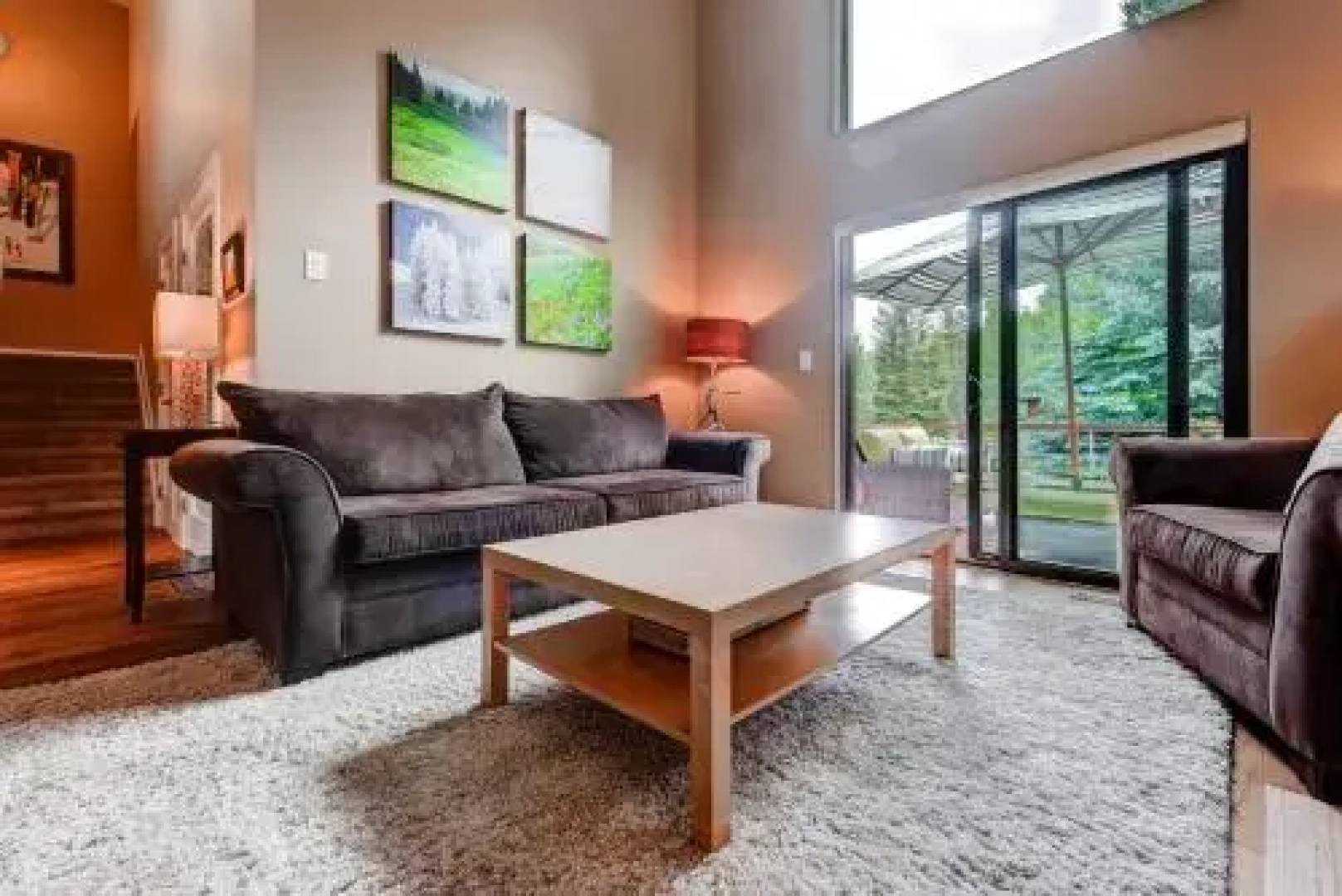 Four-Bedroom Family Friendly House with Chef's Kitchen