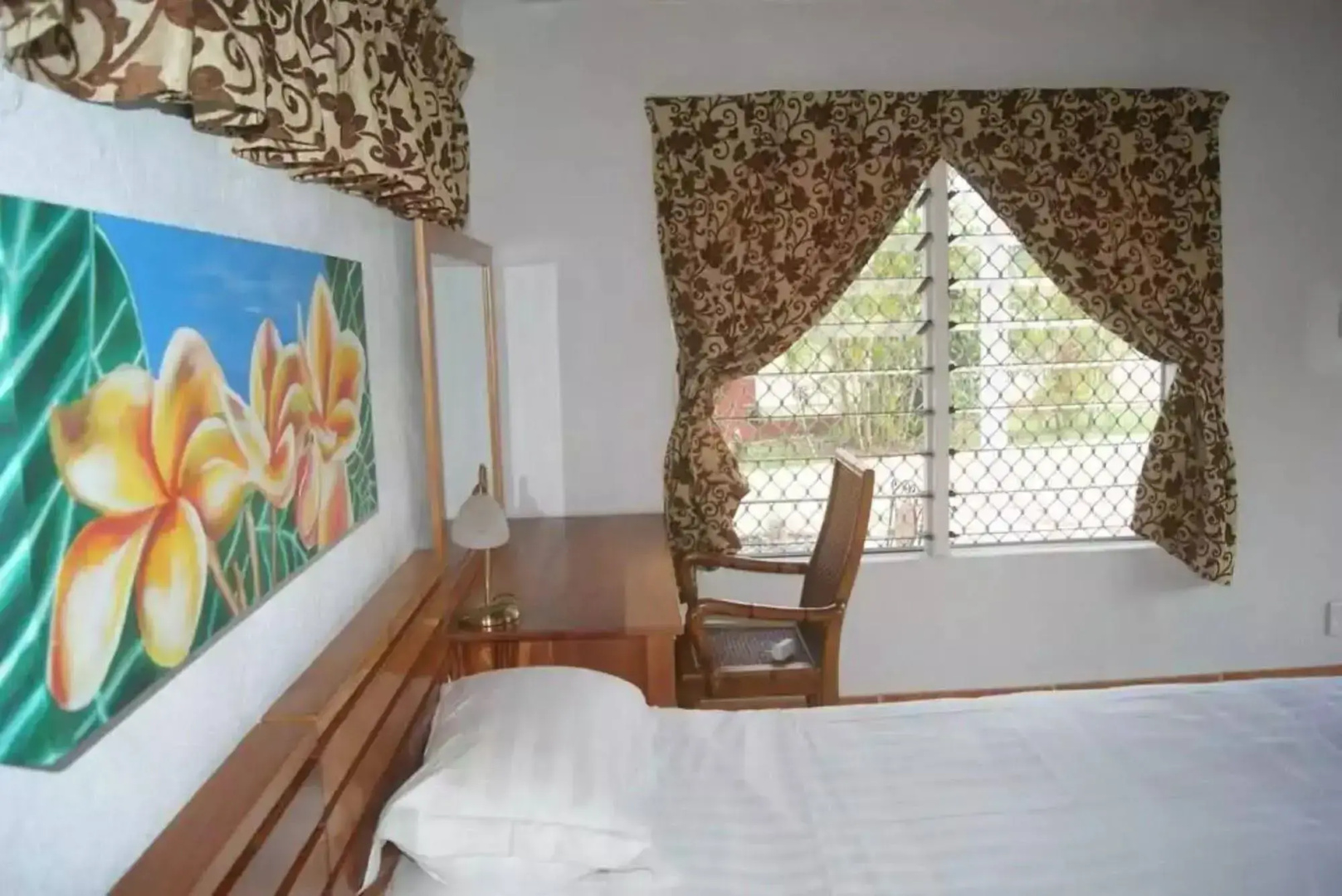 The Tropical Villa