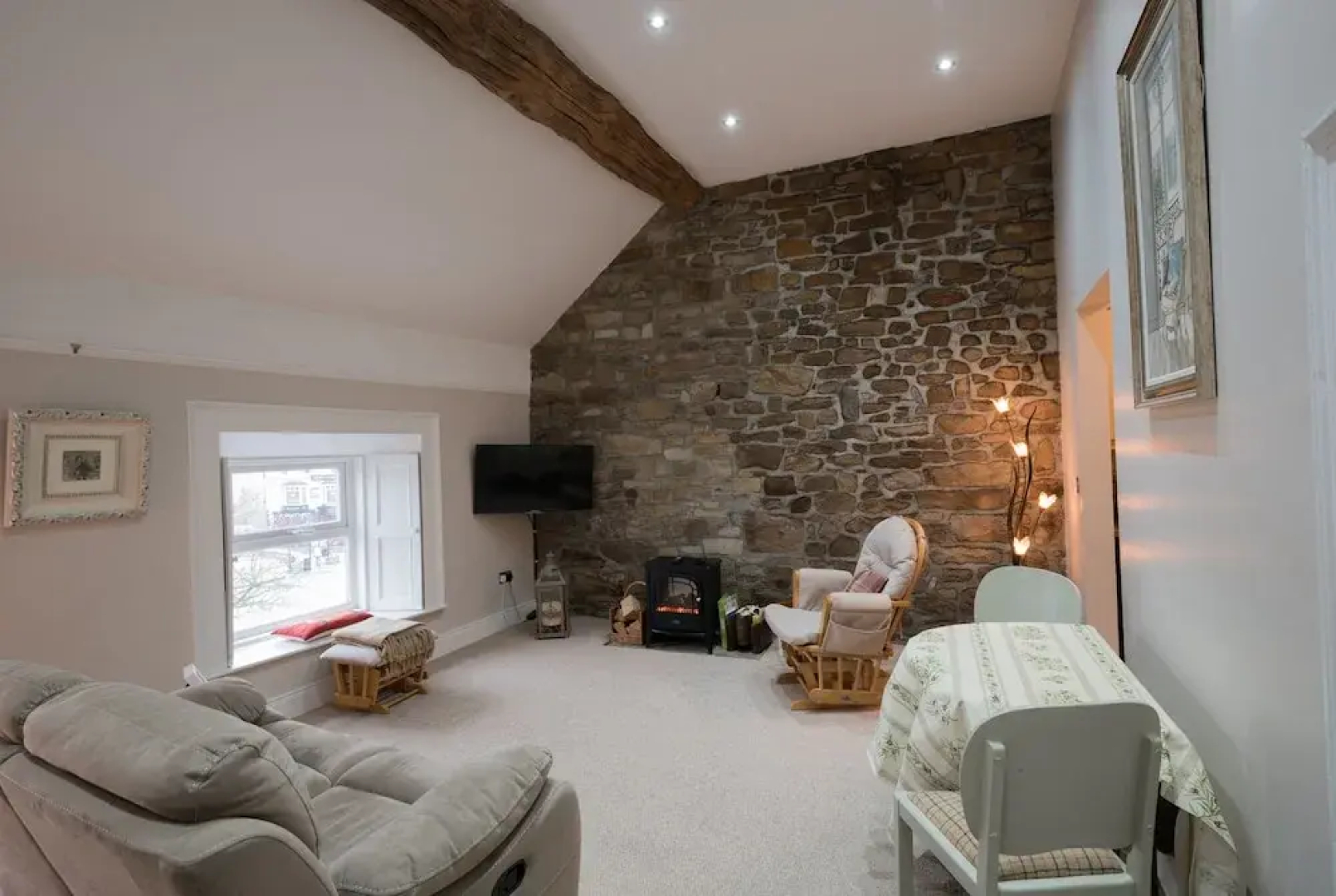 Charming 2-bed Apartment in Donegal Town Centre