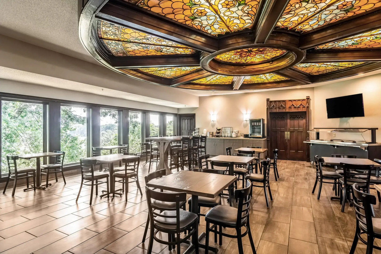 The Riverview Inn & Suites, an Ascend Hotel Collection Member